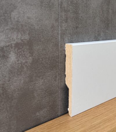 14100_strati_sovatepi_mdf_white_lefko_skirting_thessaloniki