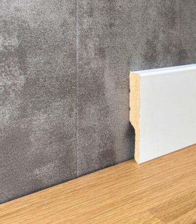 1480_strati_sovatepi_mdf_white_lefko_skirting_thessaloniki